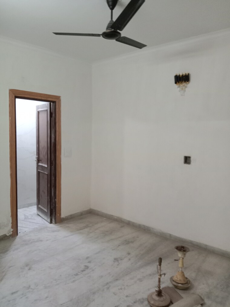 Room, green fields colony 2 Bedroom 900 Sq.Ft. Builder Floor In Green Fields Colony Faridabad 8727257