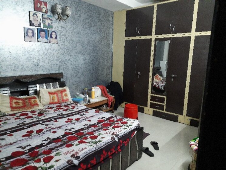 Bedroom, sector 52 3 Bedroom 200 Sq.Mt. Builder Floor In Sector 52 Noida 8727330