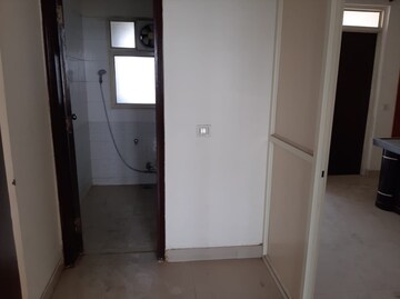 Bathroom in 6+ BHK Villa at Omaxe NRI City Center, Omega Ii Greater Noida – for Rent
