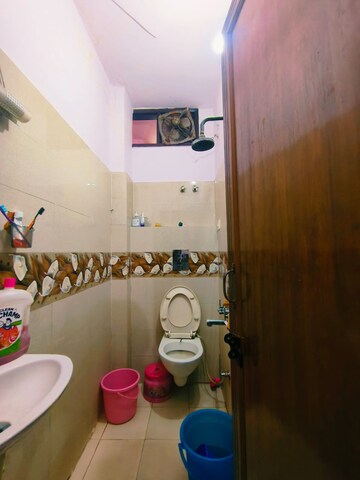 Bathroom in 1 BHK Builder Floor at Dwarka Mor – for Rent