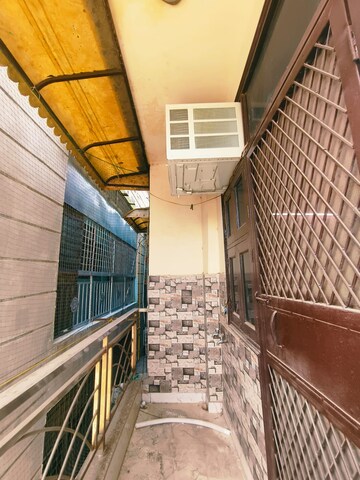 Balcony in 1 BHK Builder Floor at Dwarka Mor – for Rent