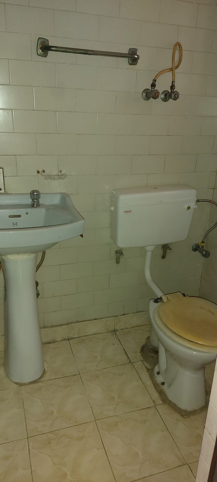 Bathroom, ip extension 3 Bedroom 1325 Sq.Ft. Apartment In Ip Extension Delhi 8727668