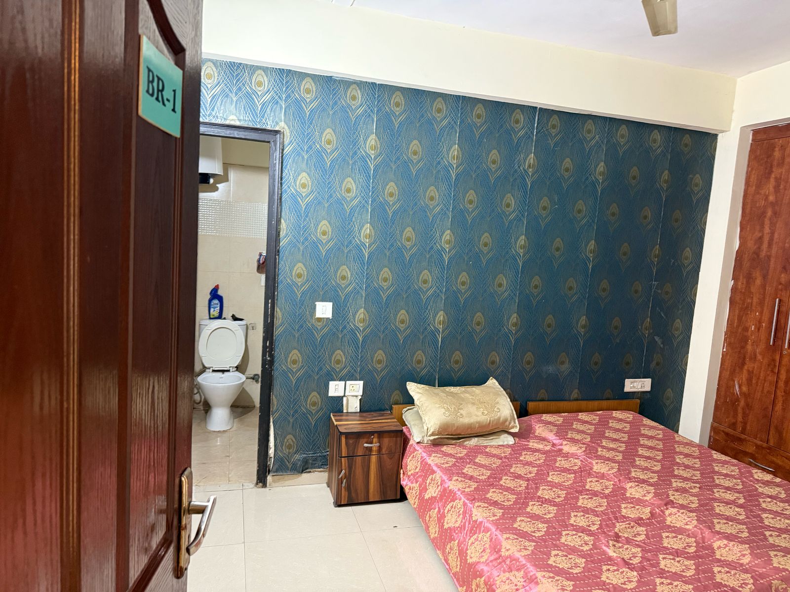 1 BHK Builder Floor For Rent in Sector 51
