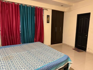 Bedroom in 2 BHK Builder Floor at Sector 51 – for Rent