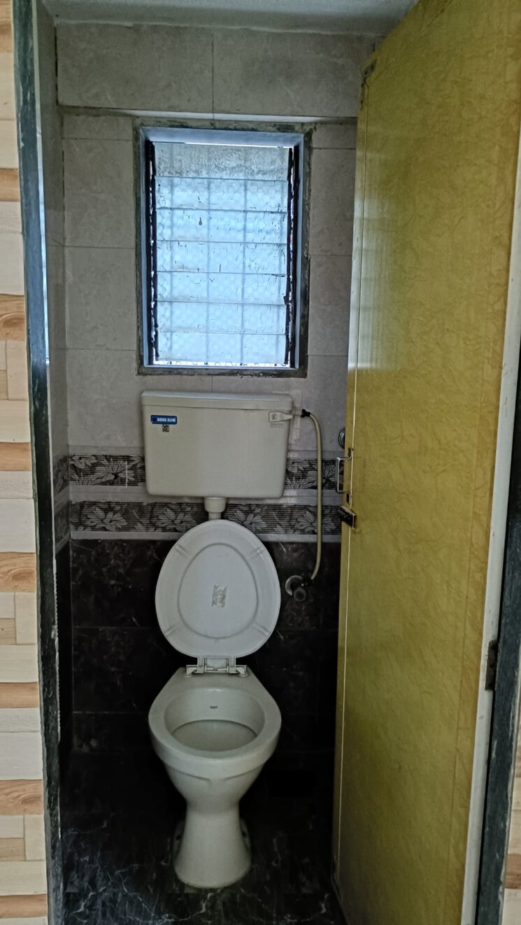 Bathroom, sai-vinayak-chs 2 Bedroom 810 Sq.Ft. Apartment In Kharghar Sector 12 Navi Mumbai 8727666