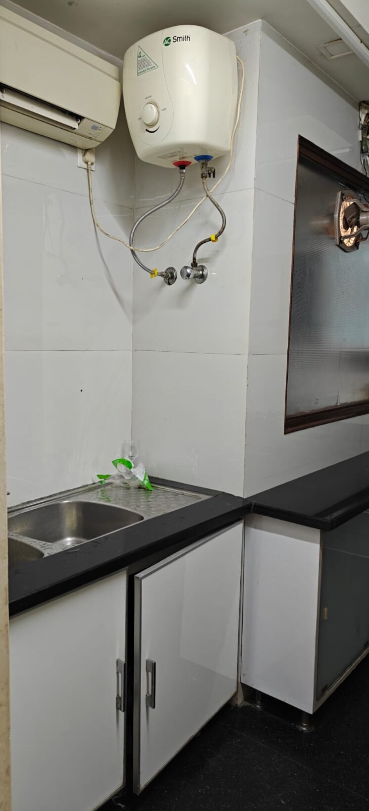 Kitchen, defence colony 3 Bedroom 1953 Sq.Ft. Builder Floor In Defence Colony Delhi 8727863