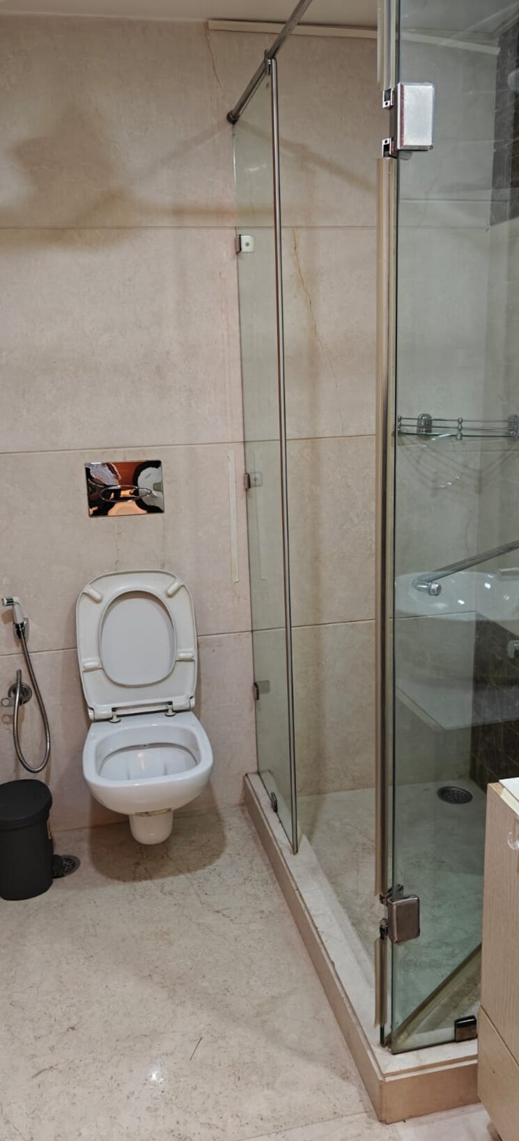 Bathroom, defence colony 3 Bedroom 1953 Sq.Ft. Builder Floor In Defence Colony Delhi 8727863