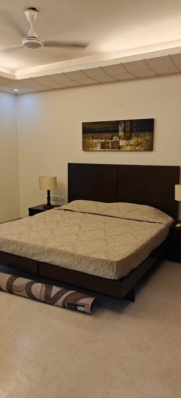 Bedroom in 3 BHK Builder Floor at Defence Colony – for Rent