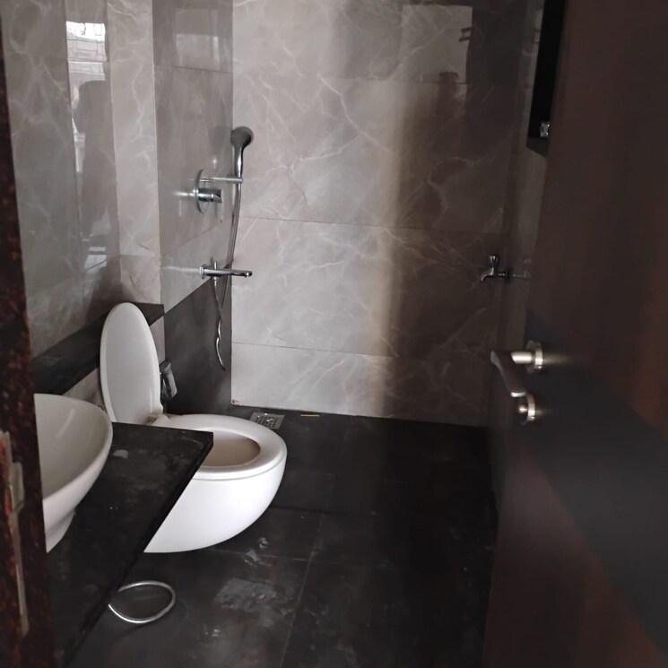 Bathroom, evershine-crown 2.5 Bedroom 1100 Sq.Ft. Apartment In Kandivali East Mumbai 8727350