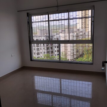 Room in 2.5 BHK Apartment at Evershine Crown, Kandivali East – for Sale