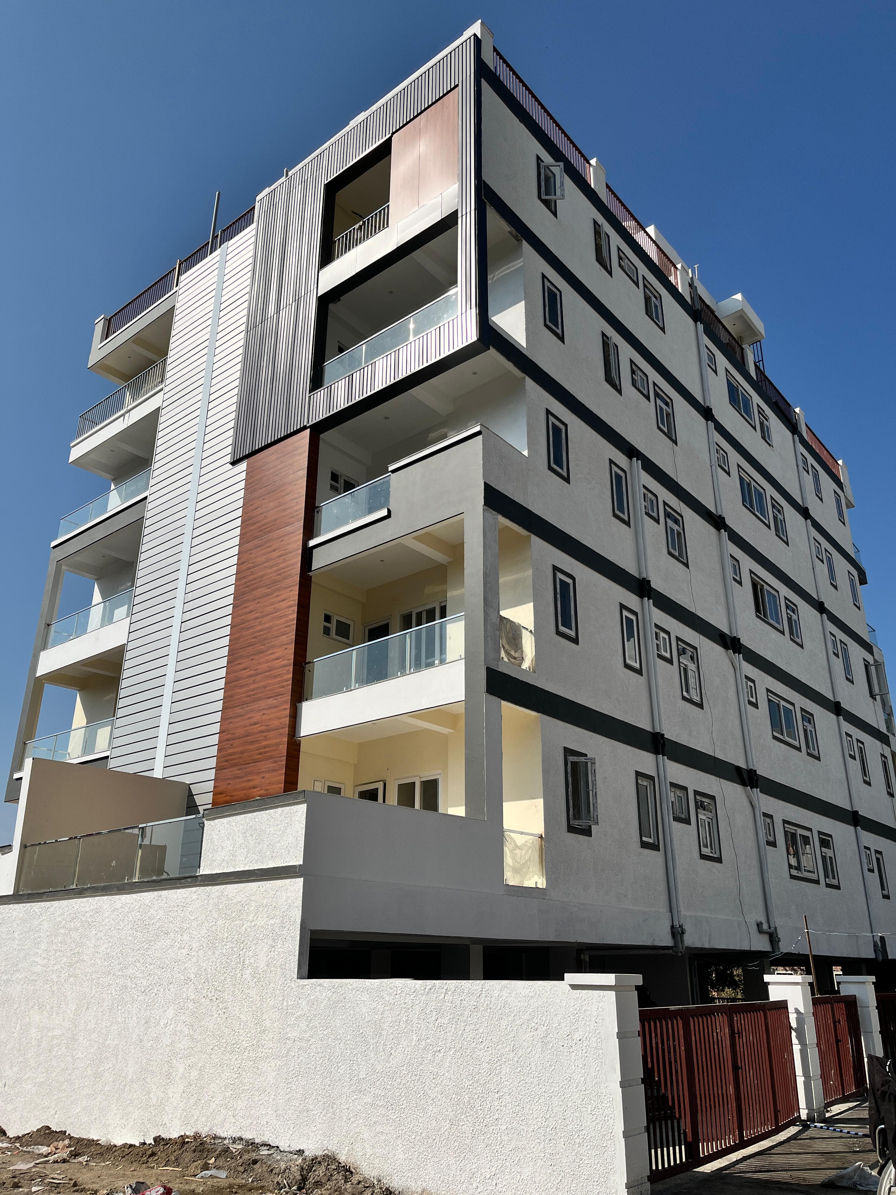 2 BHK + Extra Room Builder Floor For Sale in Mb Apartment