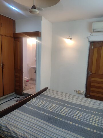 Master Bedroom in 3 BHK Builder Floor at Lajpat Nagar ii – for Rent