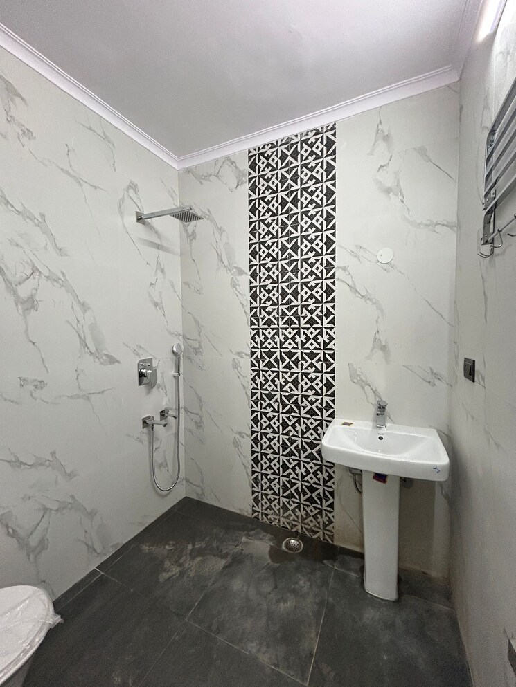 Bathroom, lajpat nagar ii 2 Bedroom 900 Sq.Ft. Builder Floor In Lajpat Nagar ii Delhi 8728539