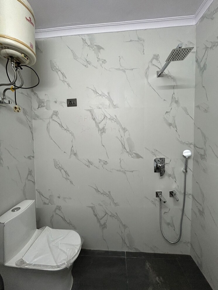 Bathroom, lajpat nagar ii 2 Bedroom 900 Sq.Ft. Builder Floor In Lajpat Nagar ii Delhi 8728539