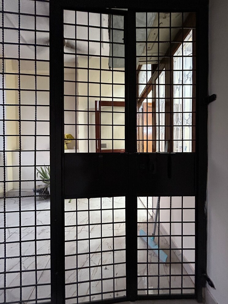 Room, lajpat nagar ii 2 Bedroom 900 Sq.Ft. Builder Floor In Lajpat Nagar ii Delhi 8728539