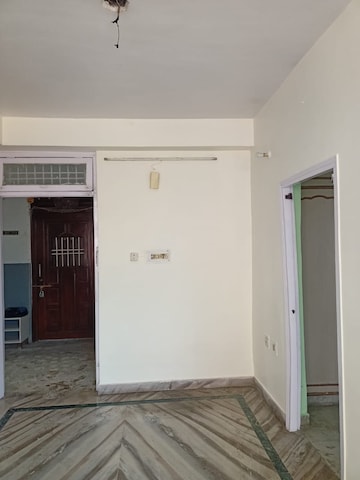 Room in 2 BHK Apartment at Fraser Road Area – for Rent
