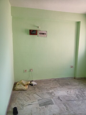 Room in 2 BHK Apartment at Fraser Road Area – for Rent
