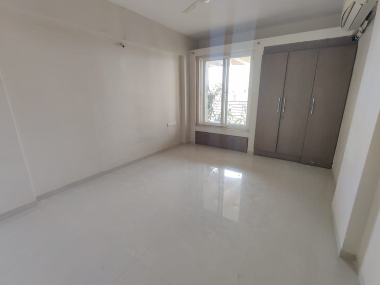 Room, nyati-windchimes 4 Bedroom 3202 Sq.Ft. Apartment In Mohammadwadi Pune 8728047