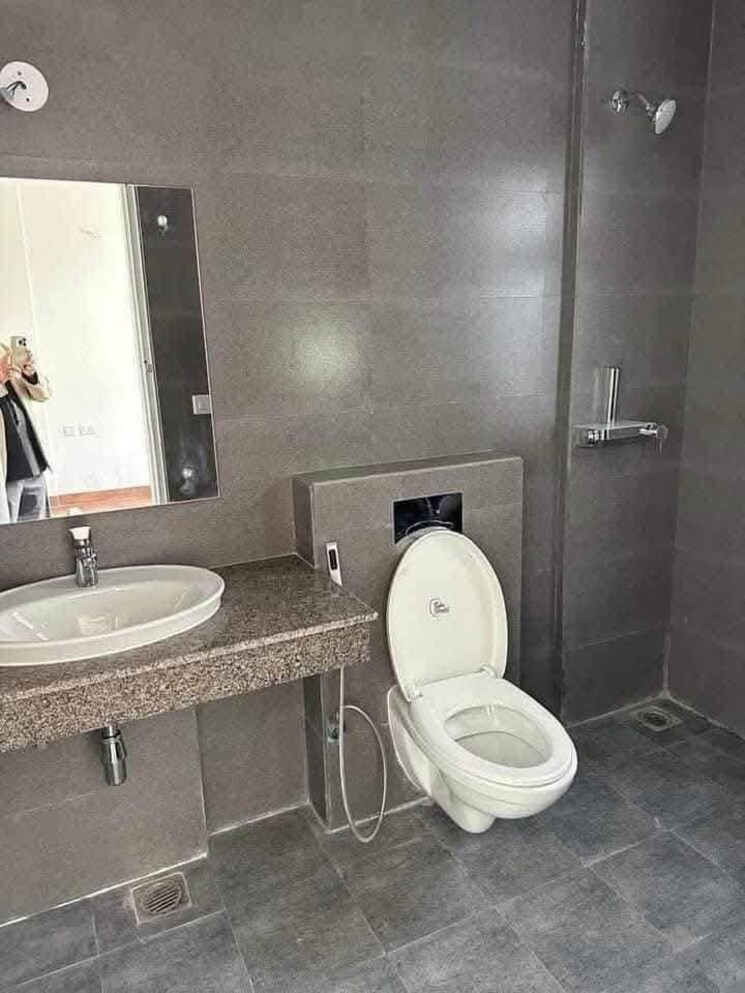 Bathroom, gola road 3 Bedroom 1400 Sq.Ft. Apartment In Gola Road Patna 8728655