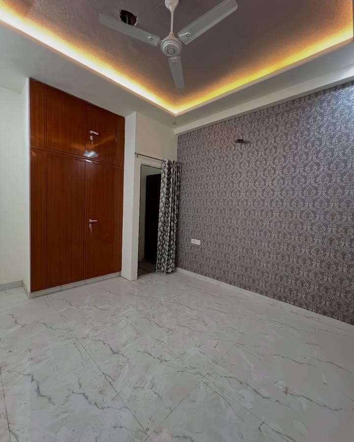 2.5 BHK + Pooja Room Builder Floor For Rent in Bulder Floor 