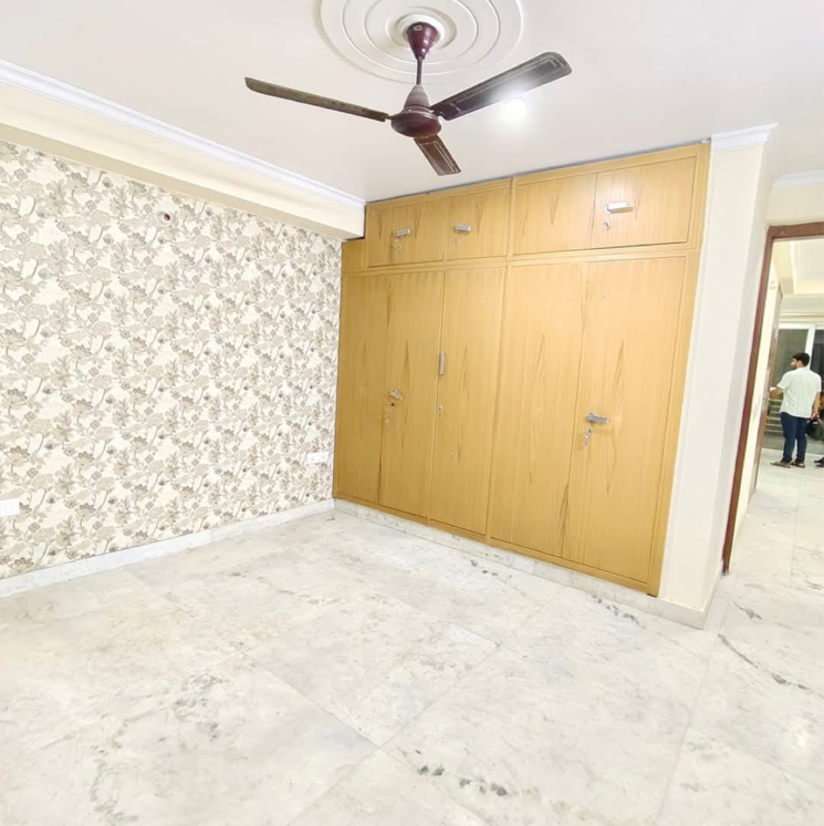 Room, sector 23 2.5 Bedroom 1200 Sq.Ft. Villa In Sector 23 Gurgaon 8729086