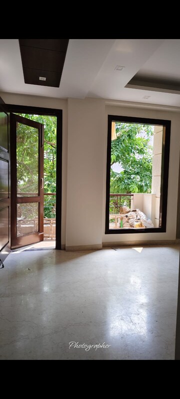 Room in 3 BHK Builder Floor at Gulmohar Park – for Rent
