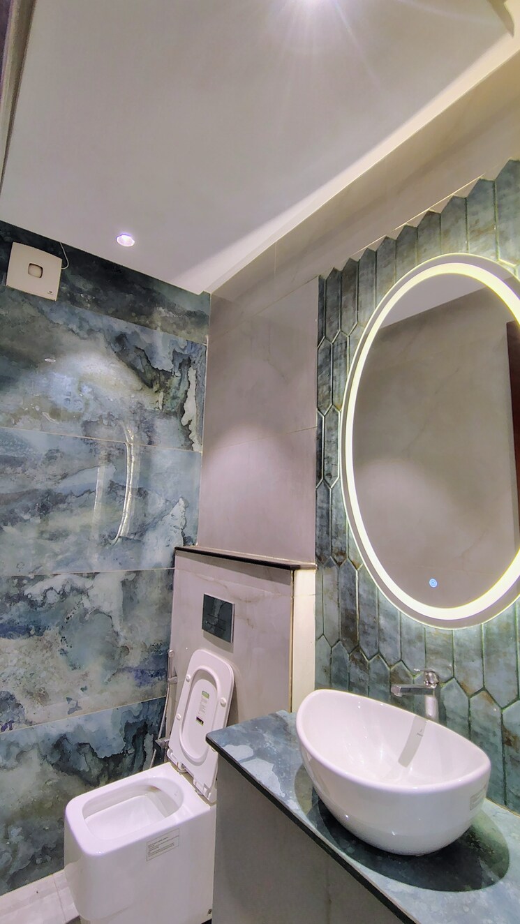 Bathroom, dlf-city-gurgaon 3 Bedroom 2844 Sq.Ft. Builder Floor In Sector 27 Gurgaon 8729138