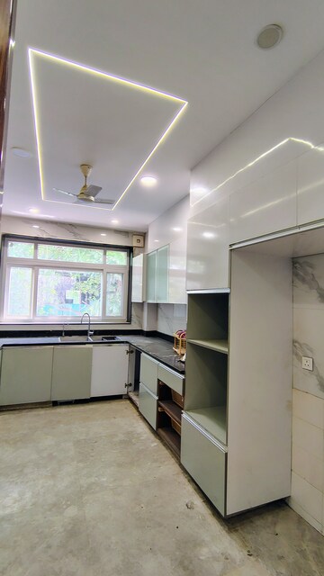 Kitchen in 3 BHK Builder Floor at DLF City Gurgaon, Sector 27 – for Rent