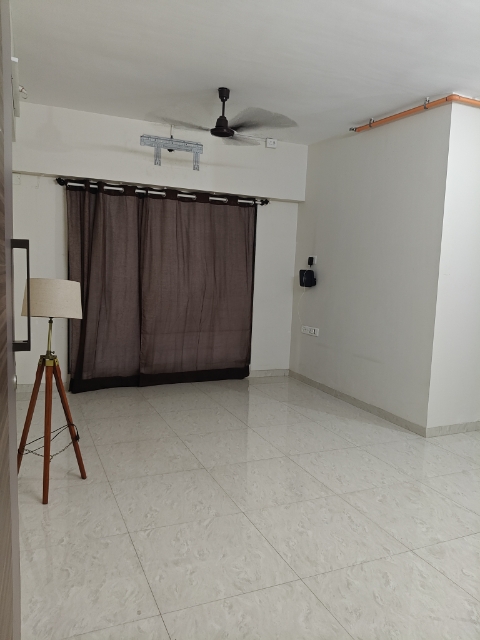 1 BHK + Extra Room Apartment For Sale in Veena Senterio