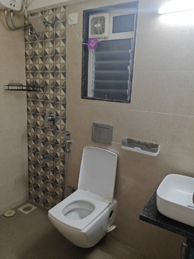 Bathroom, veena-senterio 1 Bedroom 440 Sq.Ft. Apartment In Chembur Mumbai 8729664