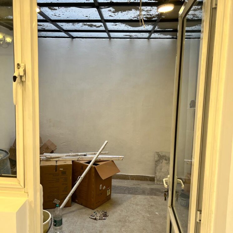 Balcony, unitech-woodstock-floors 3 Bedroom 360 Sq.Yd. Builder Floor In Nirvana Country Gurgaon 8729186