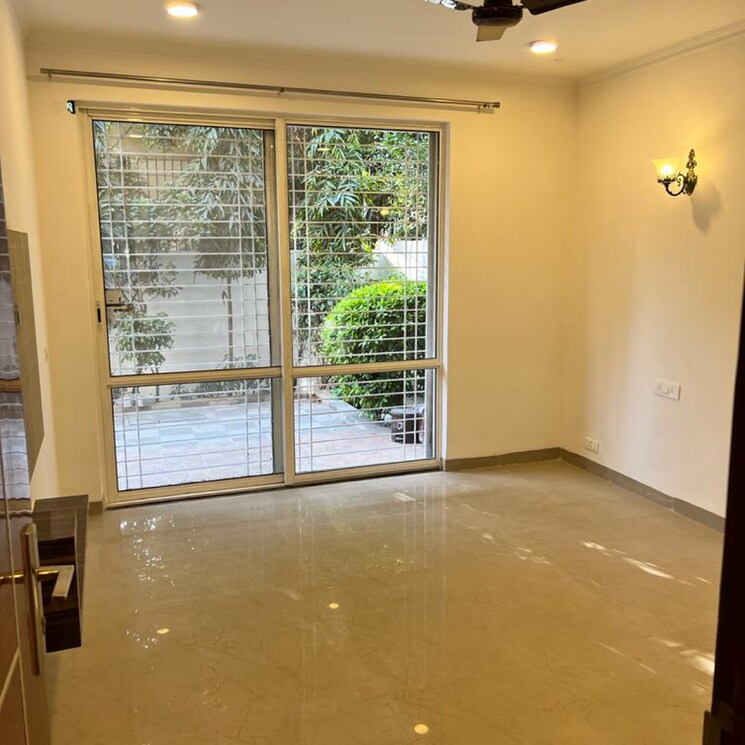 Room, unitech-woodstock-floors 3 Bedroom 360 Sq.Yd. Builder Floor In Nirvana Country Gurgaon 8729186