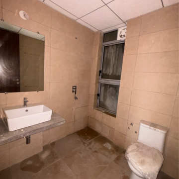 Bathroom in 3 BHK Apartment at Kalpataru Vienta, Ashok Nagar – for Sale