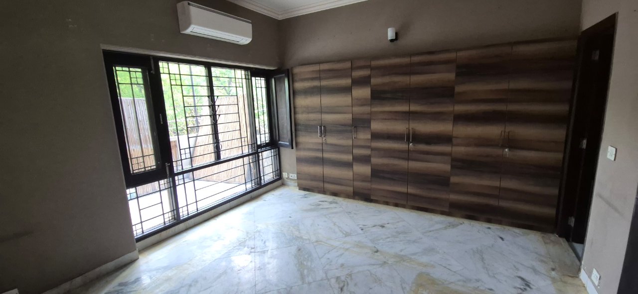 4 BHK + Pooja Room,Servant Room,Study Room,Extra Room Apartment For Rent in Geetanjali Enclave