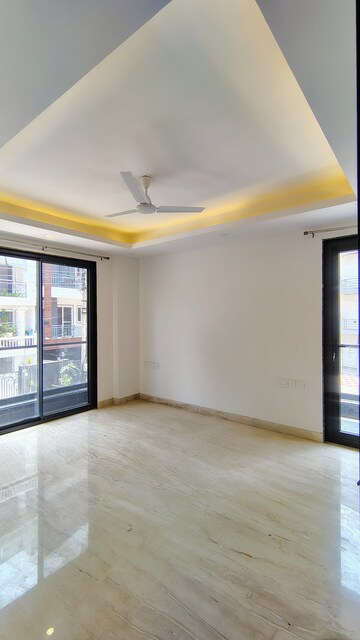 Room in 3 BHK Builder Floor at M3M Atrium, Sector 57 – for Rent