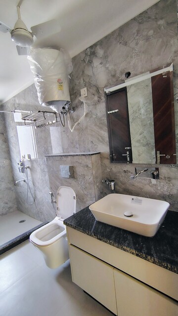 Bathroom in 3 BHK Builder Floor at M3M Atrium, Sector 57 – for Rent