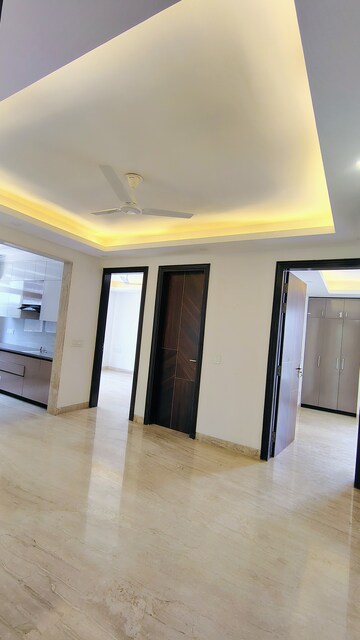 Room in 3 BHK Builder Floor at M3M Atrium, Sector 57 – for Rent