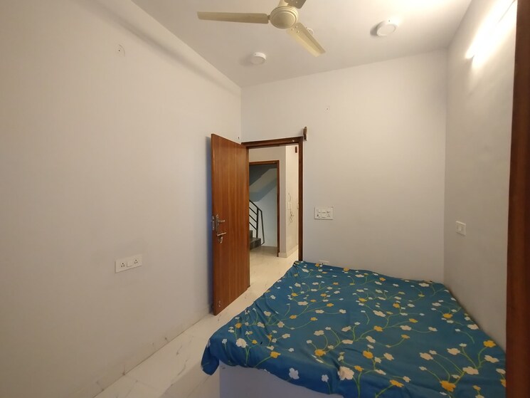 Bedroom, ameya-one 3 Bedroom 1500 Sq.Ft. Builder Floor In Sector 42 Gurgaon 8729280