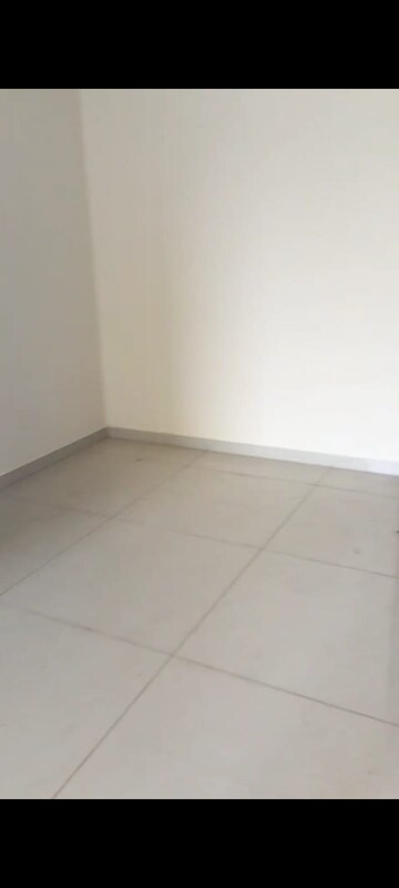 Room in 1 BHK Apartment at Godrej Nest Kandivali, Kandivali East – for Rent
