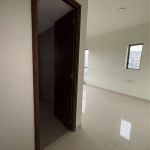 Room in 3 BHK Apartment at Kalpataru Vienta, Ashok Nagar – for Sale