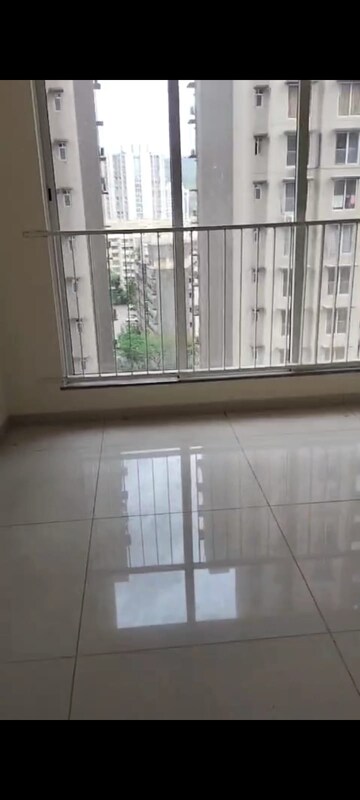 Room in 1 BHK Apartment at Godrej Nest Kandivali, Kandivali East – for Sale