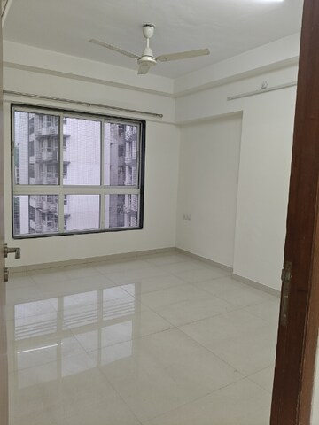 Room in 2 BHK Apartment at Godrej Prime, Chembur – for Rent