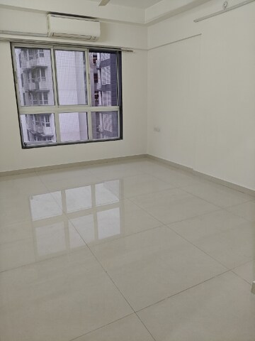Room in 2 BHK Apartment at Godrej Prime, Chembur – for Rent