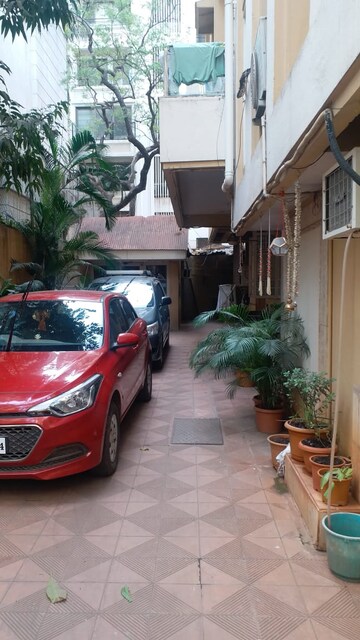 Parking in 5 BHK Builder Floor at Juhu – for Rent