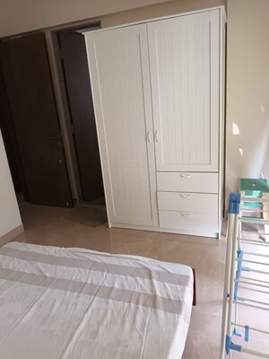 Room in 1 BHK Apartment at Goregaon West – for Sale