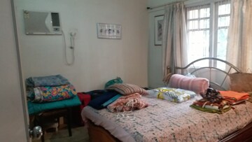 Master Bedroom in 6+ BHK Builder Floor at Juhu – for Rent
