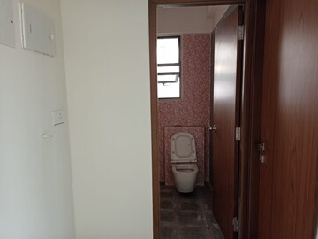 Furnished Amenities in 1 BHK Apartment at Earth Vintage, Dadar West – for Rent