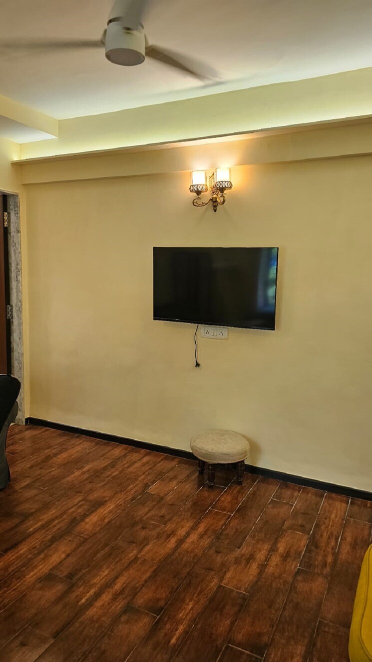 Room, juhu 2 Bedroom 750 Sq.Ft. Apartment In Juhu Mumbai 8730200