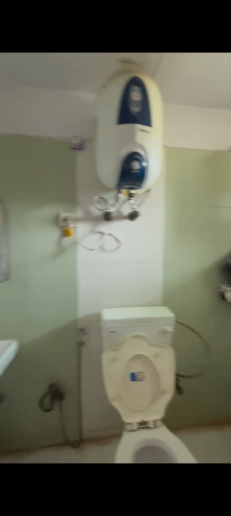 Bathroom, tarunika-arunima-palace 2 Bedroom 1147 Sq.Ft. Apartment In Vasundhara Sector 4 Ghaziabad 8730248