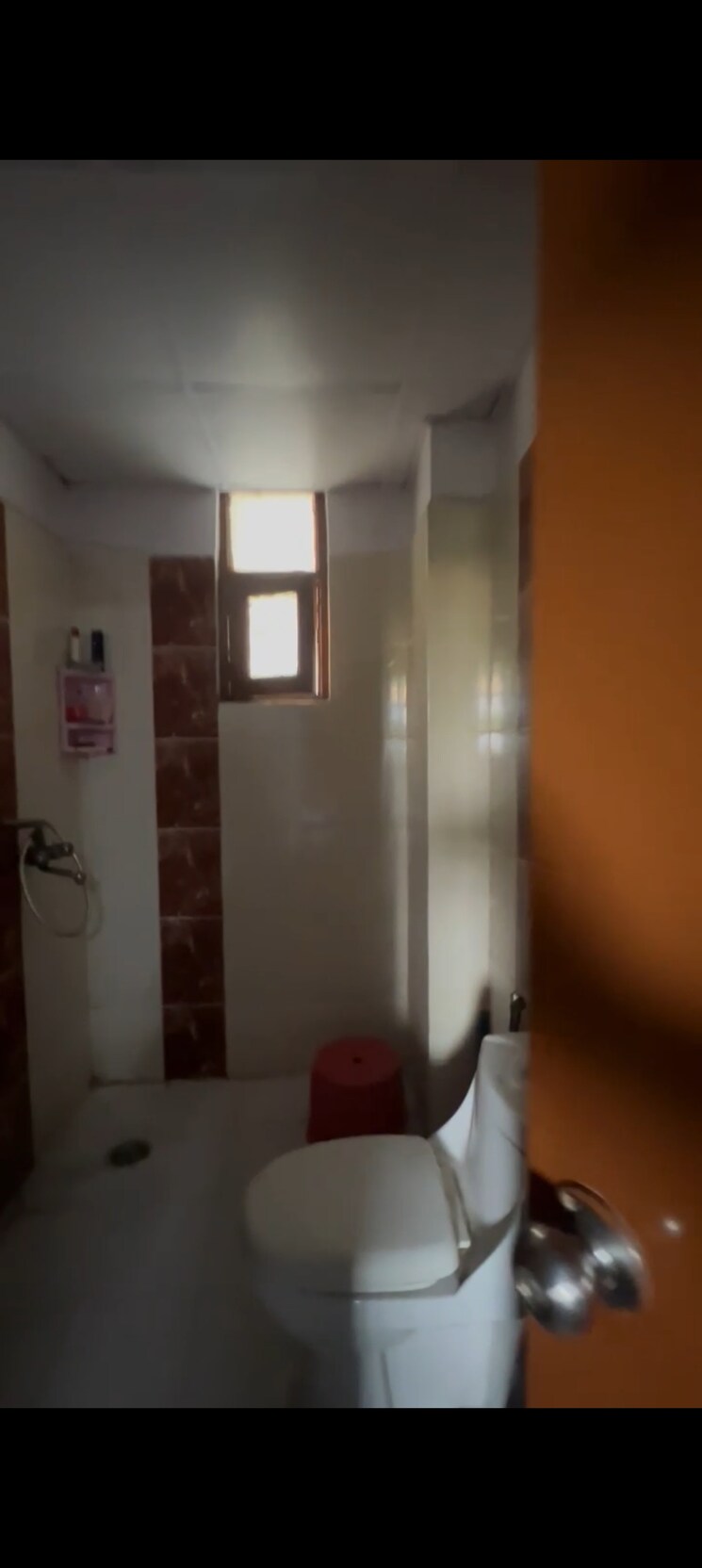 Bathroom, tarunika-arunima-palace 2 Bedroom 1147 Sq.Ft. Apartment In Vasundhara Sector 4 Ghaziabad 8730248